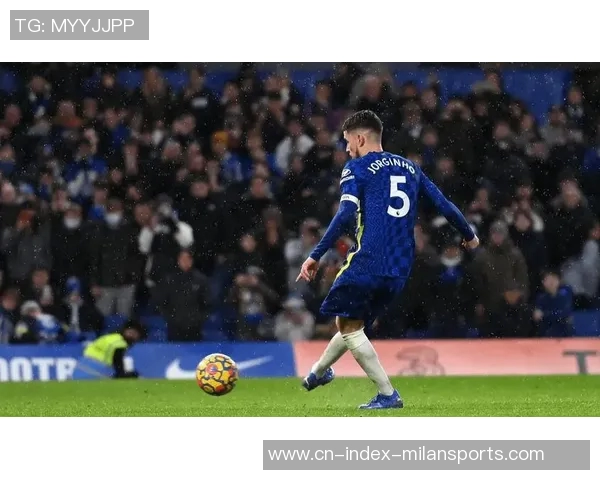 若日尼奥痛批客场草皮糟糕影响比赛表现球不断弹跳难以控制 若日尼奥痛批客场草皮糟糕影响比赛表现球不断弹跳难以控制