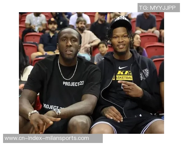 雷迪什称赞詹姆斯接地气与队友关系亲近让人感到舒适 雷迪什称赞詹姆斯接地气与队友关系亲近让人感到舒适