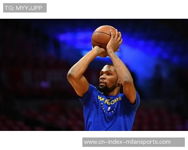 杜兰特透露侄子崇拜布克或因曾与他并肩作战 杜兰特透露侄子崇拜布克或因曾与他并肩作战