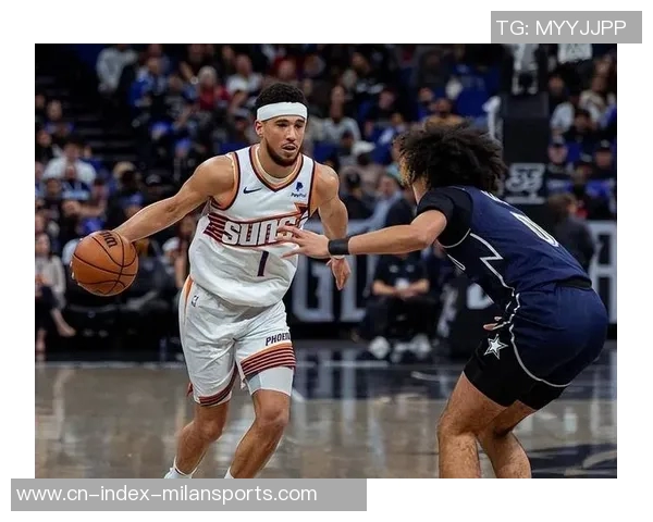 布克谈球队新赛季变化强调大家积极向前看展现全新面貌